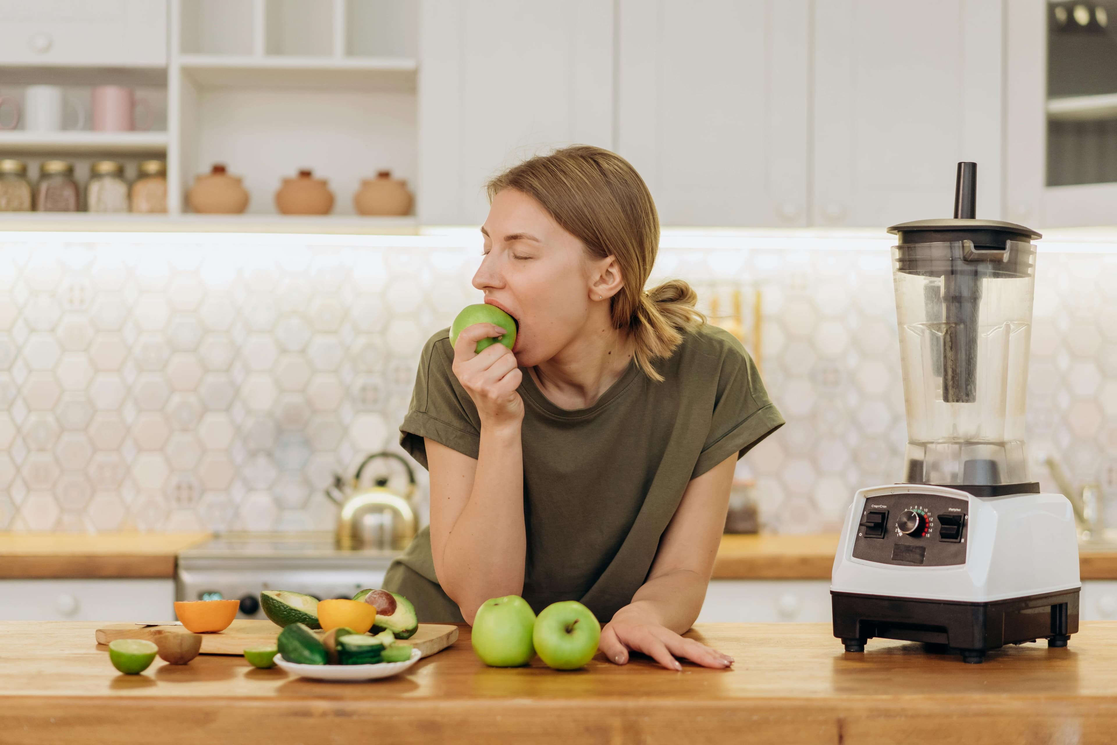 Do Detox Diets Really Work? What Nutritionists Want You to Know